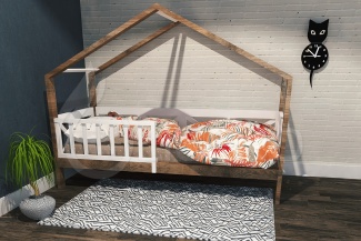 Кровать детская Домик Леруа из массива дуба